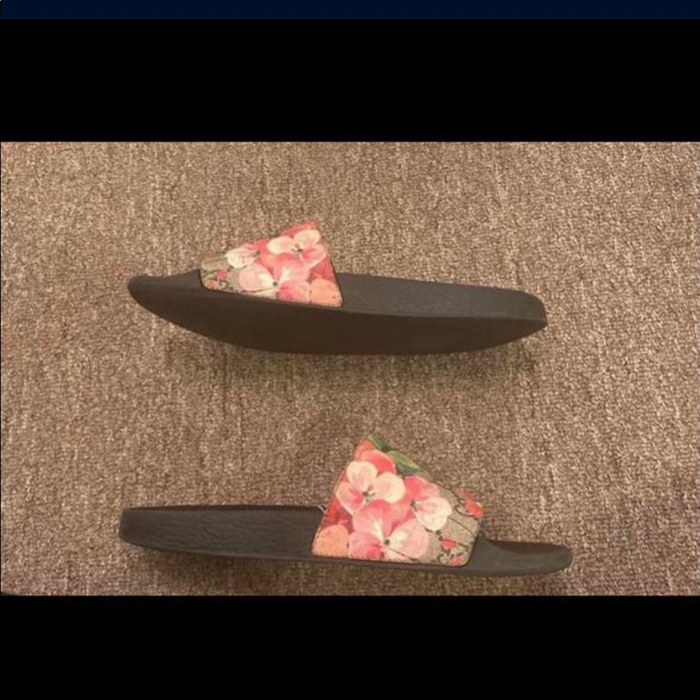 Gucci GG Slides